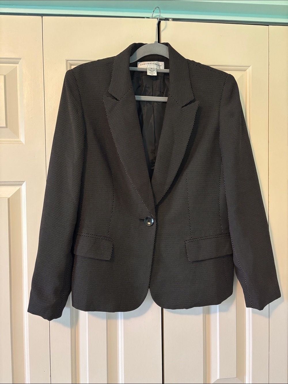 Jones New York Black Textured Single-Button Blazer